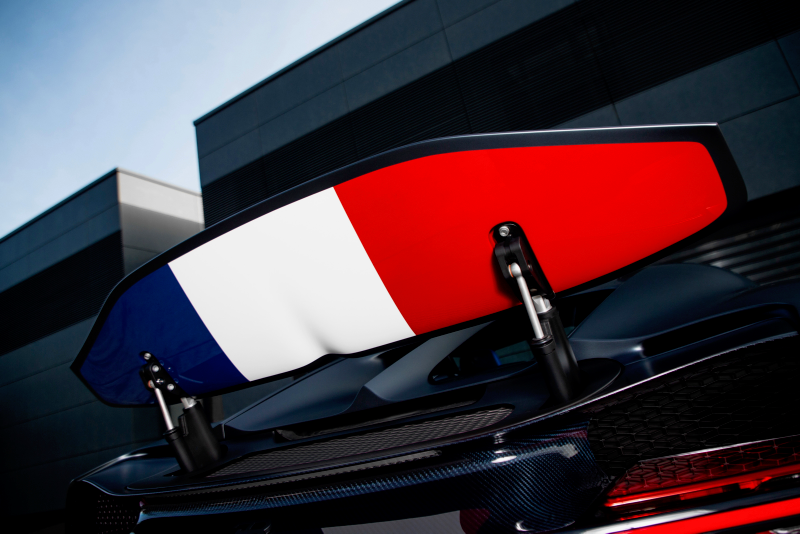 Illustration for article titled The French Pride Bugatti Chiron Is My Favorite Supercar This Week